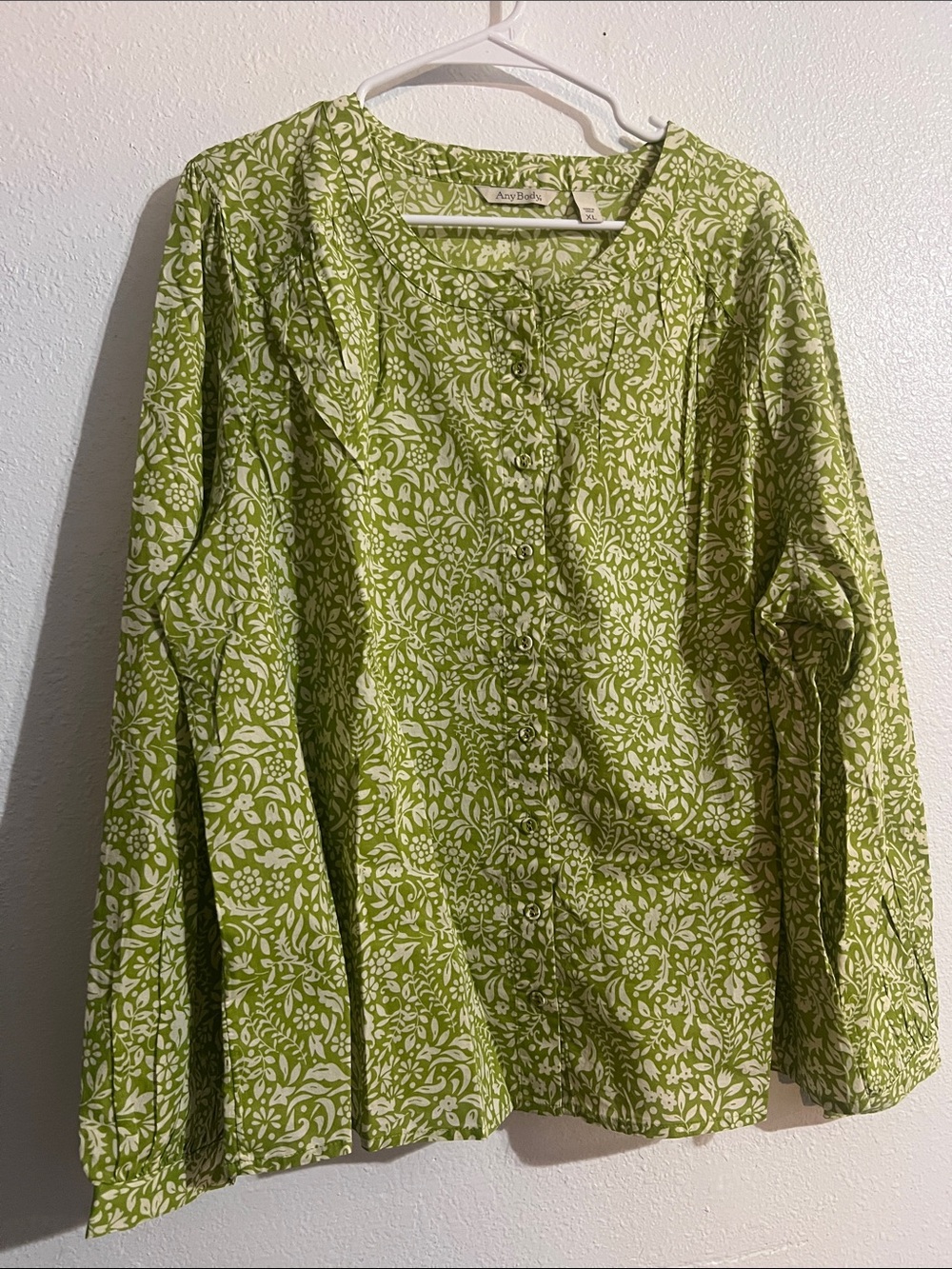 AnyBody Green and White Floral Button-Front Long Sleeve Top